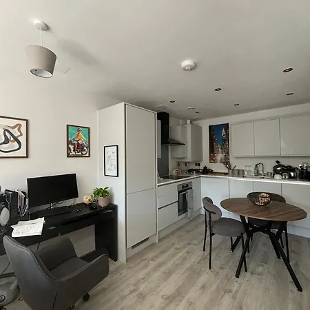 דירה Stylish Harbourside בריסטול